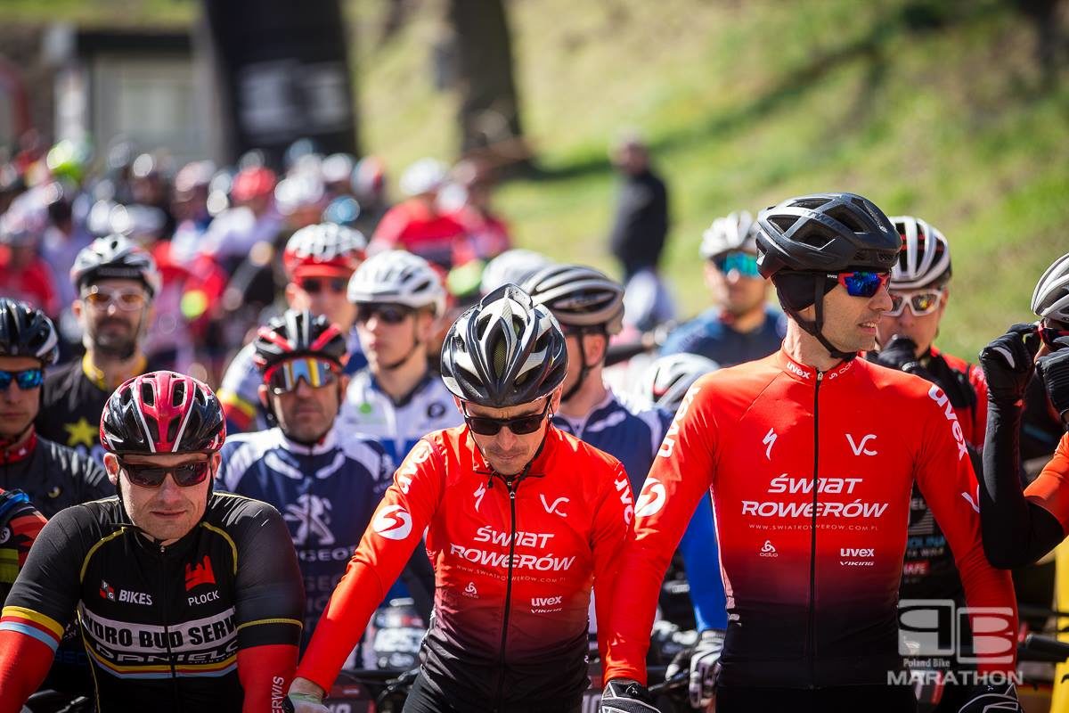 Świat rowerów kolarze przed startem MTB VC Velcredo